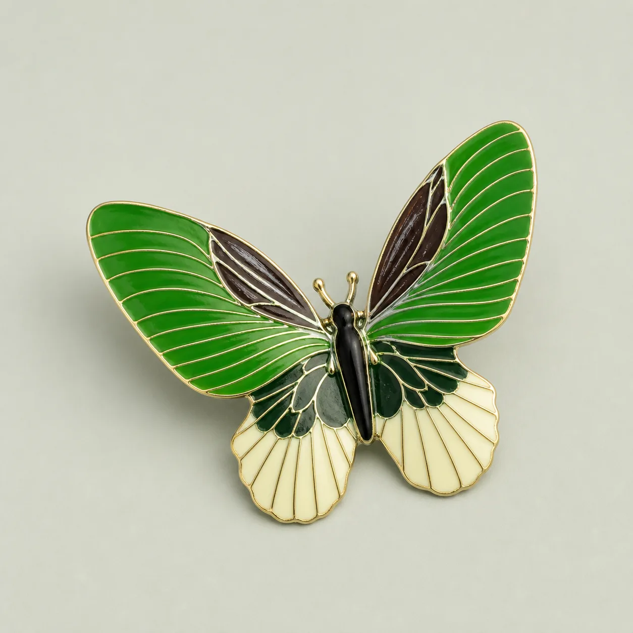 Broche Borboleta com Asas Pintadas — 3 Cores Broche Borboleta com Asas Pintadas — 3 Cores — A — Verde