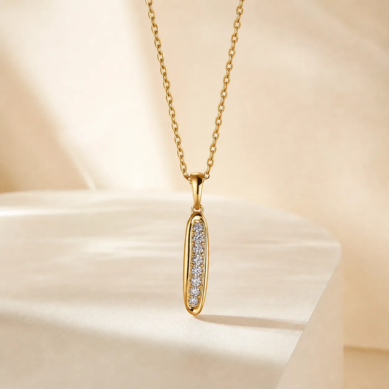Colar Pendente Curvo com Cristais em Aço — 2 Cores Colar Pendente Curvo com Cristais em Aço — 2 Cores — A — Dourado
