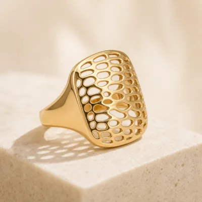 Anel Dourado Escudo Rendilhado, referência 5082-K001-5A