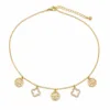 colar pavé 83505-05 dourado com três medalhões em fundo branco