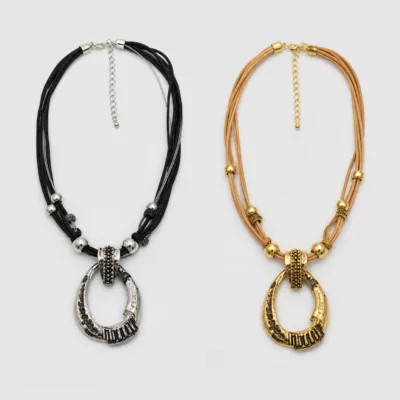 Comparação dos dois modelos do colar multicordão com pendente circular
