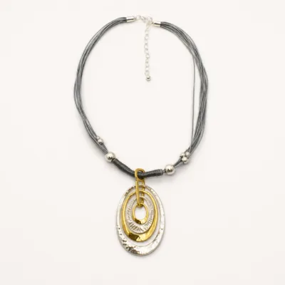 Colar Multicordão com Pendente Oval Bicolor — 2 Modelos — A — Cordões Cinzentos