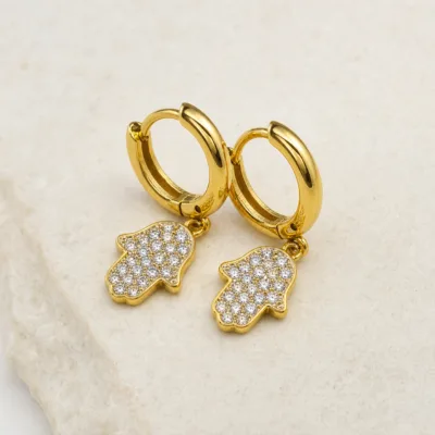 Brincos Argola com Mão de Fátima em Cristais dourado, referência 83706-08