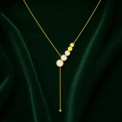 colar dourado em Y, fundo branco, referência 83712-04