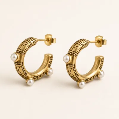 Brincos Argola Étnica com Pérolas dourado, referência 83857-03