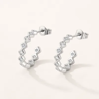 Brincos Argola Geométrica com Cristais prateado, referência 83857-05