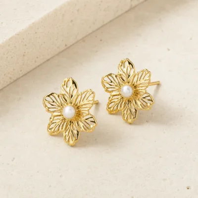 Brincos Flor Dourada com Centro Colorido dourado, referência 83956-06
