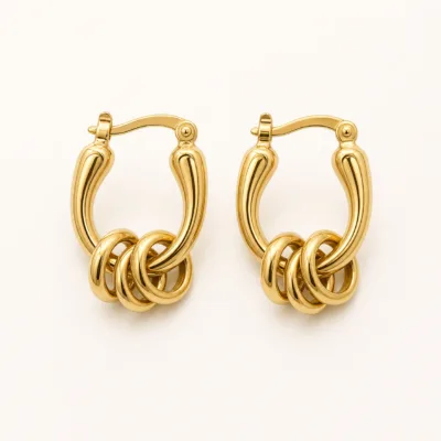 Brincos Argola com Três Aros Entrelaçados dourado, referência 83958-04