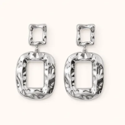 Brincos Retangulares Martelados Abertos prateado, referência 83958-05