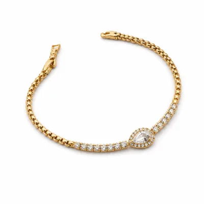 Pulseira dourada cristais 83977-01 modelo A gota cristal pavé em fundo branco