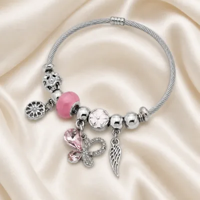 pulseira prateada rosa com borboleta em cetim marfim, referencia 84039-03-2