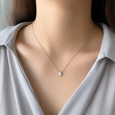 colar prateado retangular branco, cetim marfim, referência 84052-06