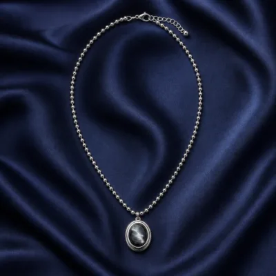 colar com pendente oval, variante dourada, pedra clara, referência 84269-01