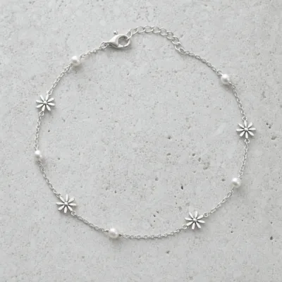 Tornozeleira Prateada com Pérolas e Flores, referência 84283-8-B