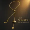 colar dourado com sorriso, fundo branco, referência 84399-03