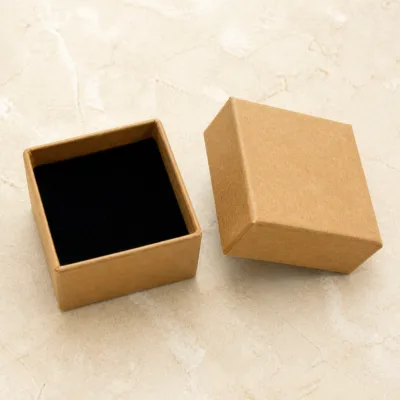 Caixa de Joias Kraft 5x5 cm com Interior Preto