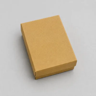 Caixa de joias dourada 7x9 cm fechada