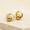 Brincos Argola Dourada com Esfera, referência 84731-05