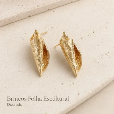 Brincos folha escultural dourado