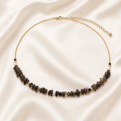 colar dourado pérolas pedras amuletos modelo I Pedras Naturais Fumadas em cetim marfim