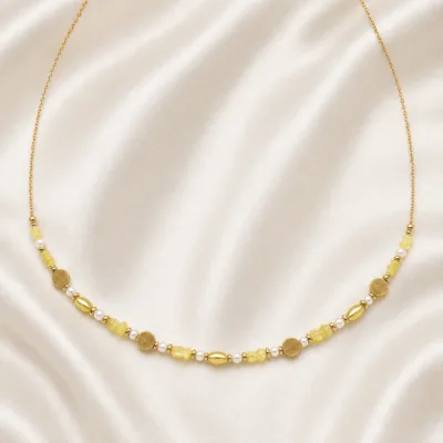 colar dourado com pérolas e contas amarelas, B — Contas Mel, Marfim e Dourado, em cetim marfim, referencia 85182-03