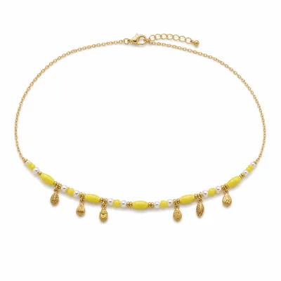 colar dourado com pérolas e contas amarelas, F — Seis Amuletos e Contas Limão, em fundo branco, referencia 85182-03
