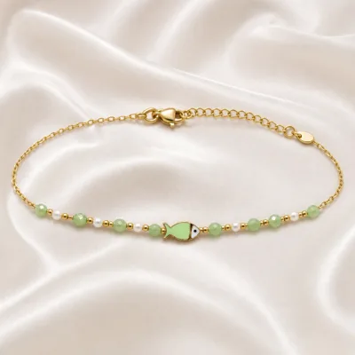 colar dourado verde com pérolas e amuletos, E — Peixe Verde Central, em cetim marfim, referencia 85182-05
