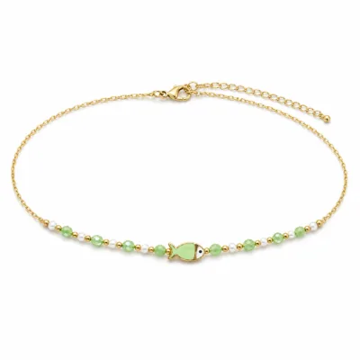 colar dourado verde com pérolas e amuletos, E — Peixe Verde Central, em fundo branco, referencia 85182-05