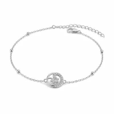 pulseira com roseta de cristais prateado em fundo branco, referência 85204-10