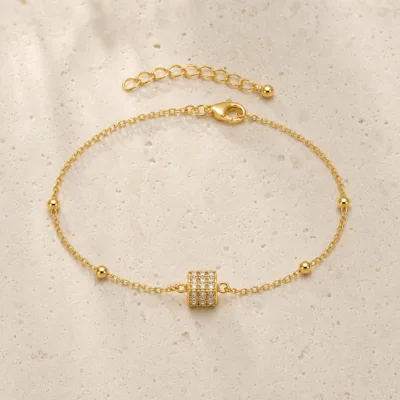 pulseira com cubo de cristais dourado em pedra clara de tom quente, referência 85204-12