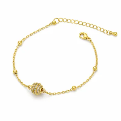 pulseira esfera pavé dourada em fundo branco, referência 85204-30