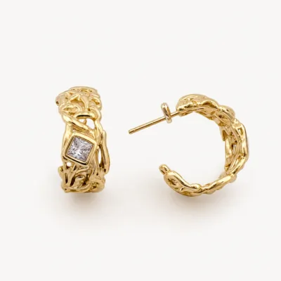 Brincos Argola com Elos e Cristal Central dourado, referência 85207-01
