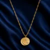 colar com medalha dupla, variante dourada, pedra clara, referência 85212-03