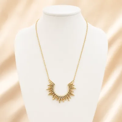 Colar Solar em Aço — Dourado ou Prateado — B — Dourado