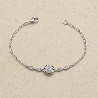 pulseira prateada com folhas de cristais em pedra clara de tom quente, referencia 85247-02