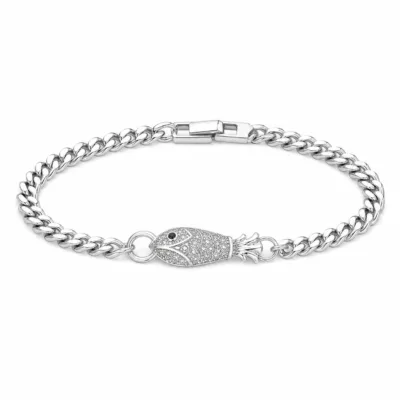 pulseira prateada peixe com cristais em fundo branco, referencia 85248-01
