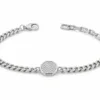 pulseira prateada com medalhão de cristais em fundo branco, referencia 85248-03