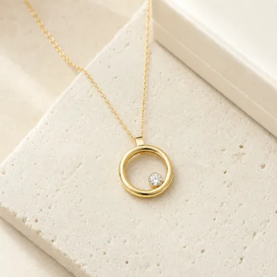 Colar Círculo com Zircão em Aço — 2 Cores — A — Dourado