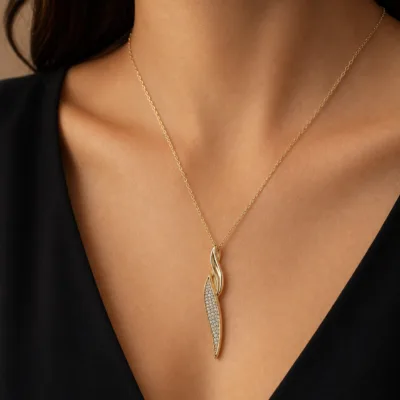 colar com pendente alongado, variante dourada, pedra clara, referência 85280-3