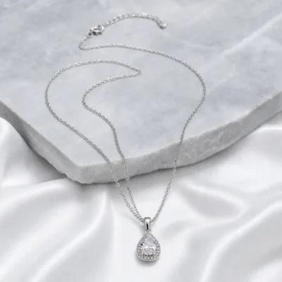 Colar com Pendente Gota de Cristal — 2 Cores — B — Prateado