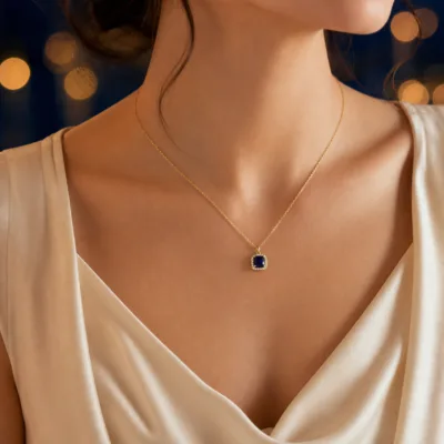 colar com pendente quadrado azul, variante dourada, pedra clara, referência 85290-21