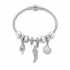pulseira prateada transparente com conchas em fundo branco, referencia 85328-1