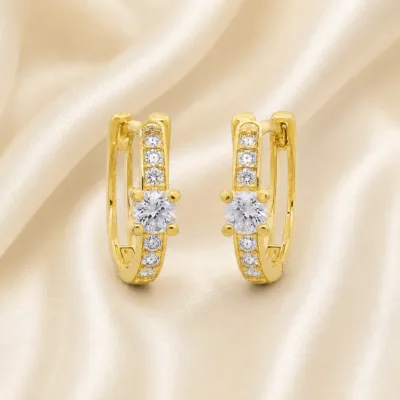 brincos dourados de argola dupla com cristal em cetim marfim