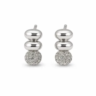 brincos prateados sofisticados com esferas e pavé em fundo branco, referência 85374-17