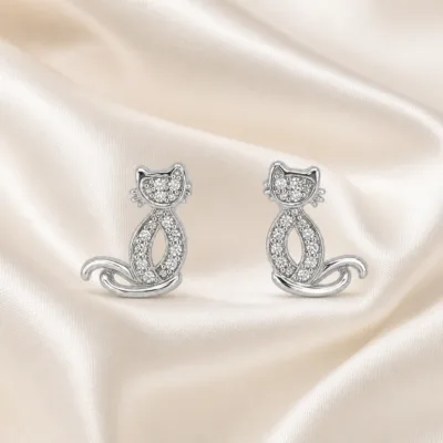 brincos prateados criativos em forma de gato com cristais em cetim marfim, referência 85374-22