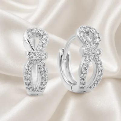 argolas prateadas elegantes com lao pav em cetim marfim, referncia 85376-5