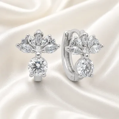 argolas prateadas elegantes florais com cristal redondo em cetim marfim, referncia 85376-7