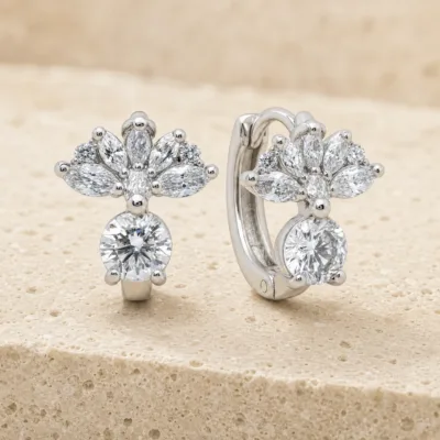 argolas prateadas elegantes florais com cristal redondo em pedra clara, referncia 85376-7