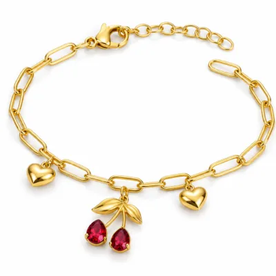 pulseira dourada com cerejas vermelhas e corações em fundo branco, referência 85384-3