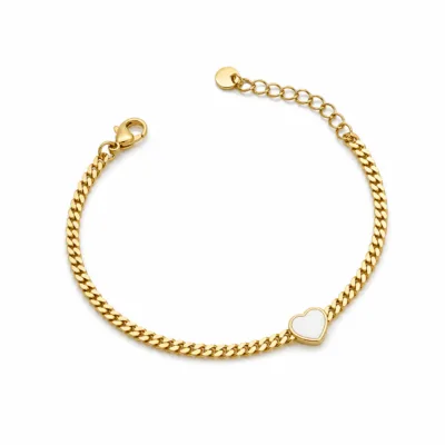 pulseira dourada com coração branco e corrente cubana em fundo branco, referência 85384-4